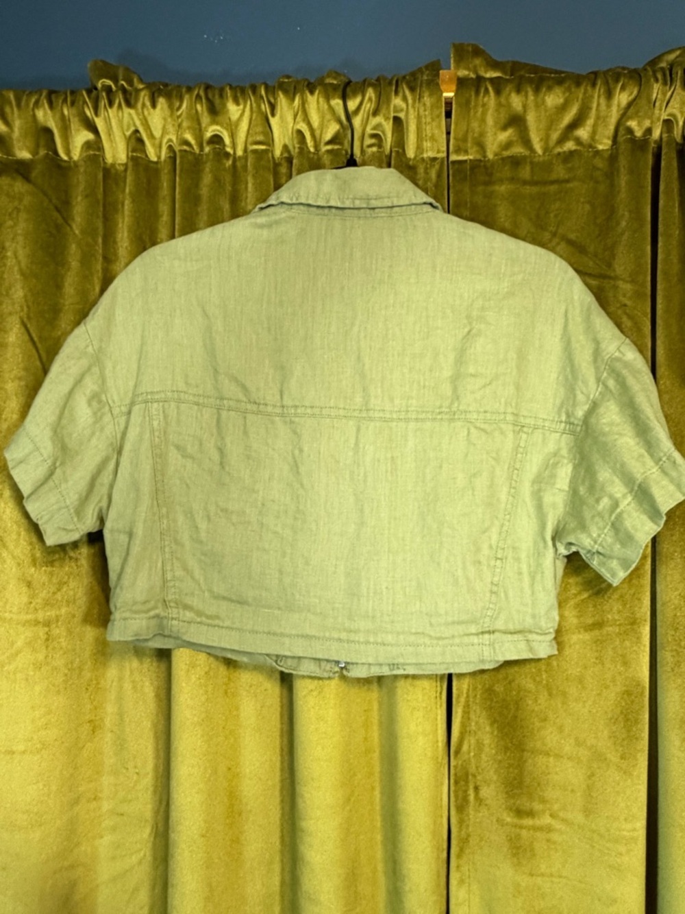 VRG Girl Baja Linen Cropped Collared Zip Up Blouse in Green. US 2. Retail $72 - Picture 4 of 7